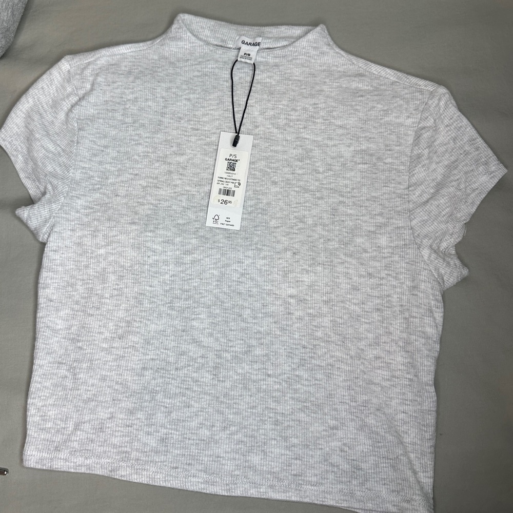 NWT Garage Funnel Neck Grey Cropped T-Shirt - Picture 3 of 6
